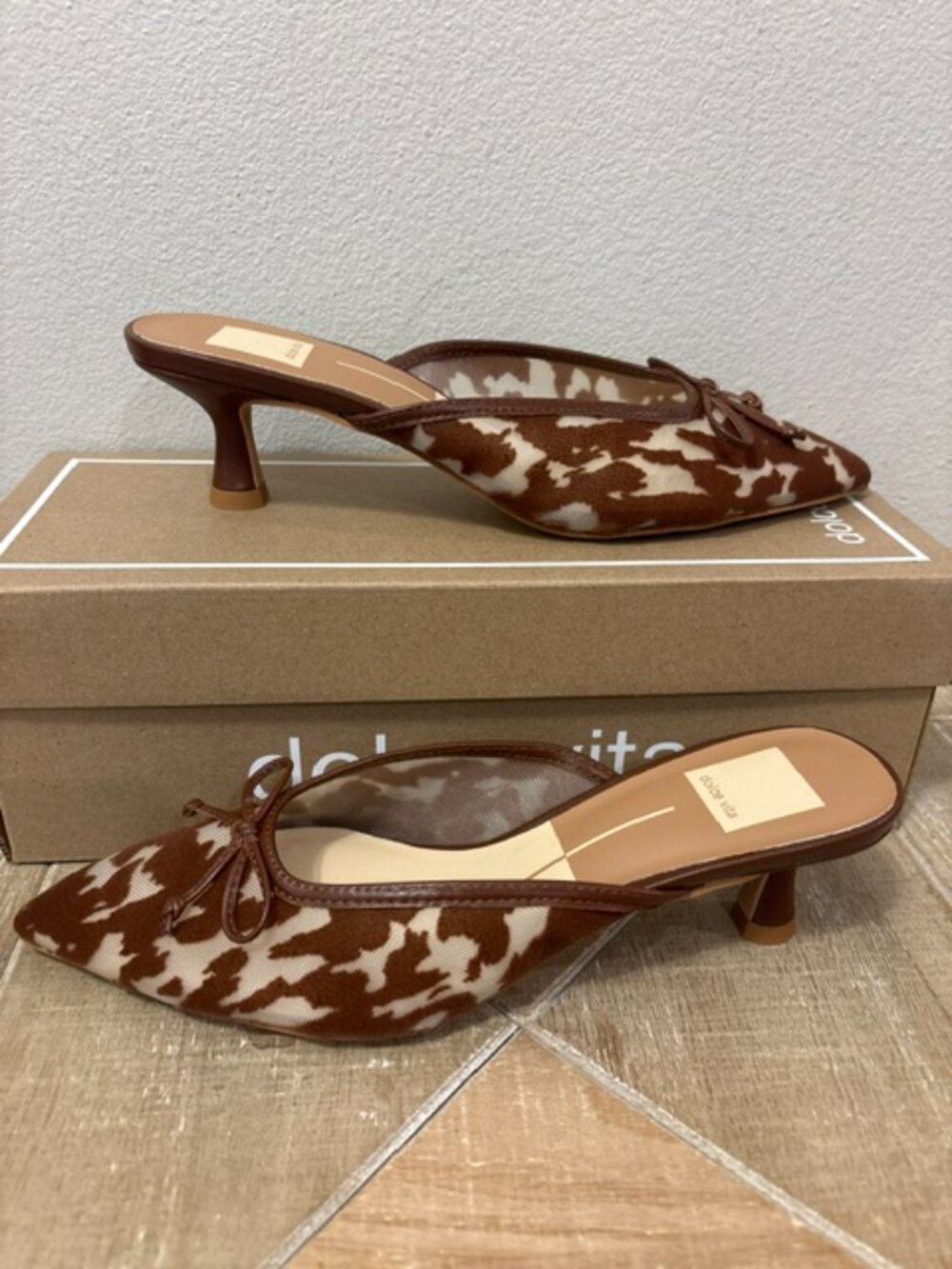 NEW Dolce Vita Cleo Kitten Heel Pumps Animal Print Bow in Cocoa Sizes: 6.5-10 - Picture 3 of 5